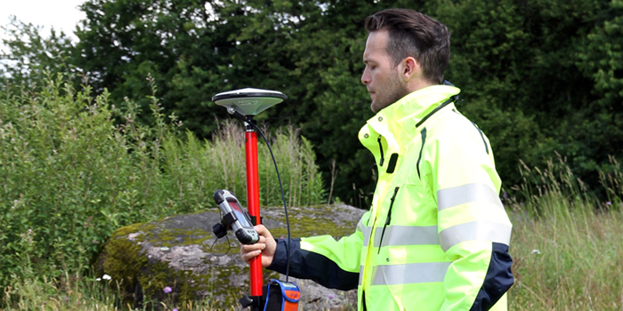 Man using navigationequipment
